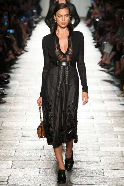 Look 13